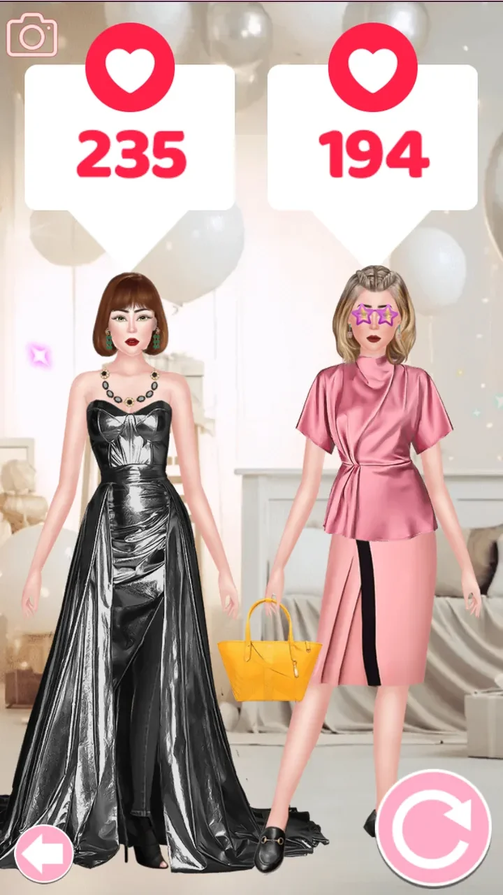 Two Fashion Battle outfits while heart scores count upward